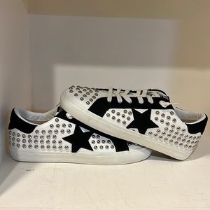 Vintage Havana stud black and white new with no box